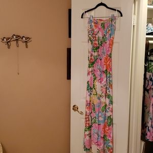 Lilly Pulitzer Maxi dress 52 inches long.